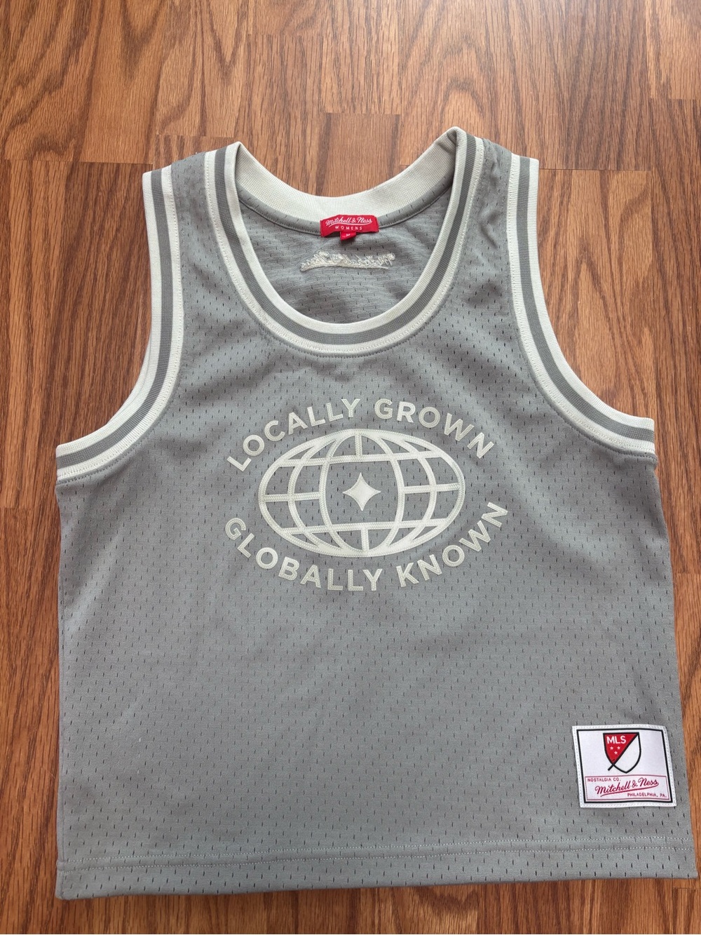 Women’s Mitchell & Ness Galaxy Gray and White Mesh Tank size medium